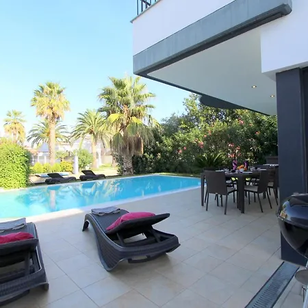 Villa Leon Inmo Villa Olivia - 10039 Empuriabrava